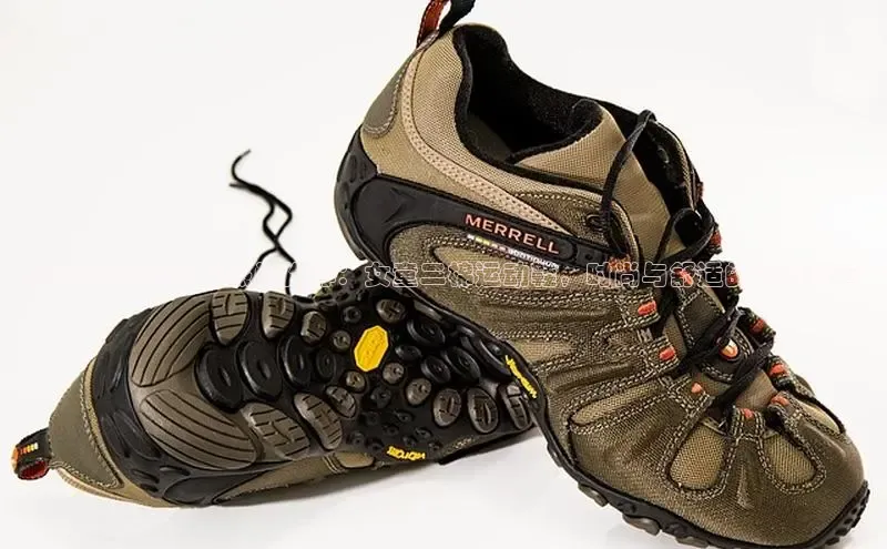 2025年女童专柜热门推荐：女童二棉运动鞋，时尚与舒适的完美结合